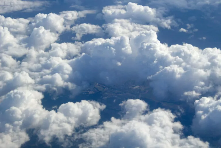 hybrid cloud architecture